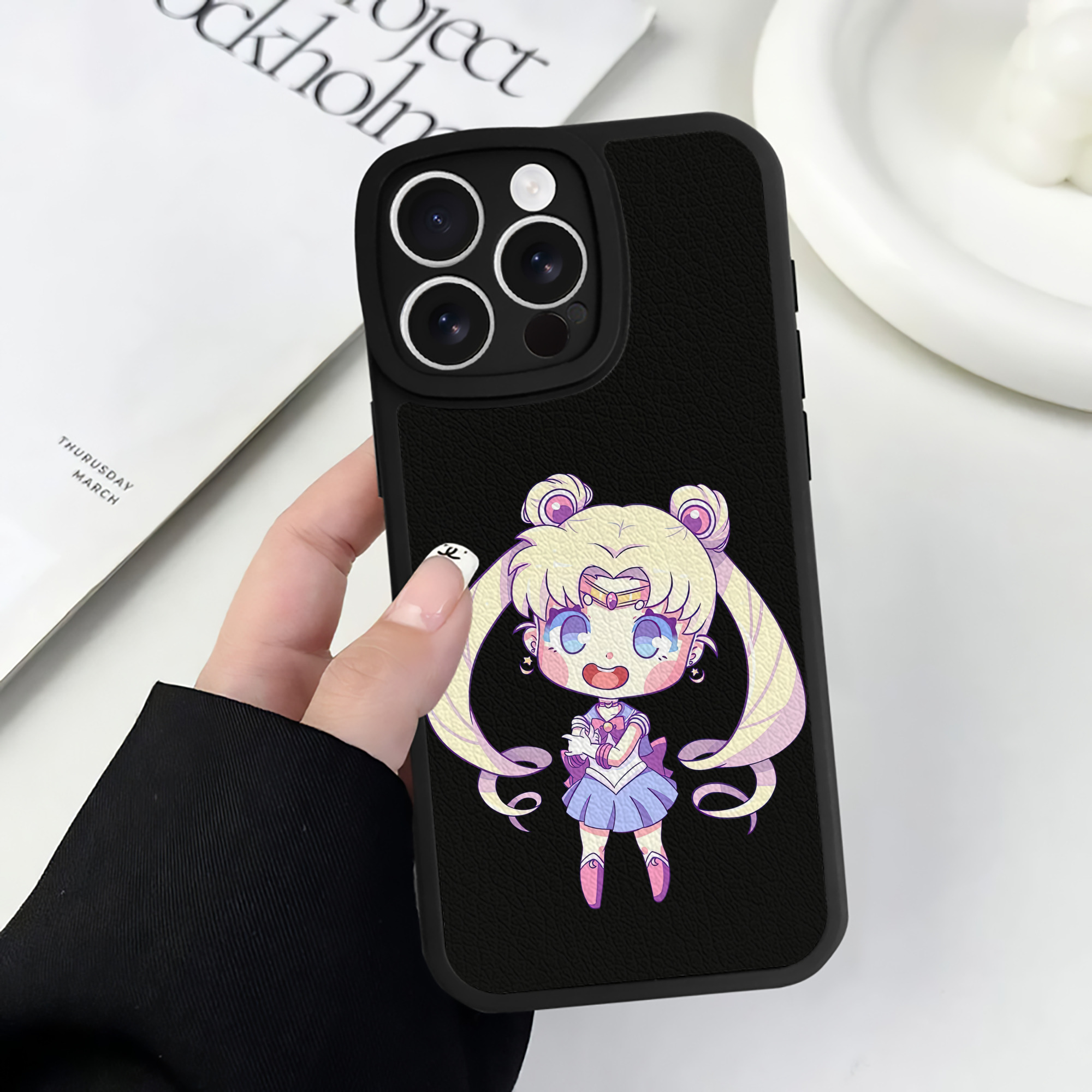 （画像用） 美少女戦士セーラームーン 月野 うさぎ つきの うさぎ Sailor Moon Tsukino Usagi 【iPhone 16シリーズ対応】シリコンスマホケース（レザー調） 材質：シリコン